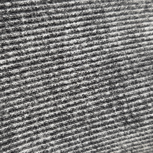 Large gray and black H & M top. - Picture 3 of 8